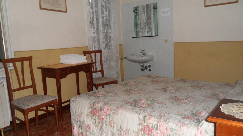 Hotel Locanda Ca' Foscari Benátky Pokoj fotografie